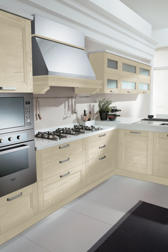 cucina-modello-Giulia-crema3-683x1024